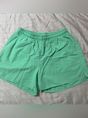 ALO Yoga Women’s Green Athletic Shorts